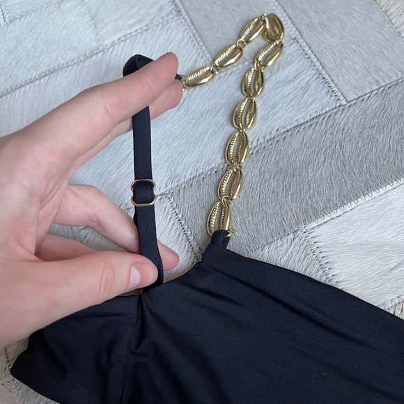 WeWoreWhat Black Bandana Top with Gold Shell Straps Size XS (NWT) - Picture 3 of 15